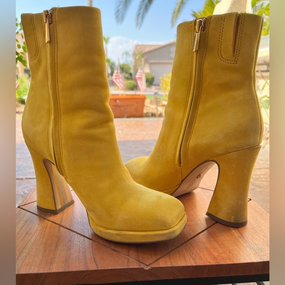 Suede booties by Sam Edelman. Gorgeous lemon-yellow color. Sz 7.5 - Picture 3 of 8